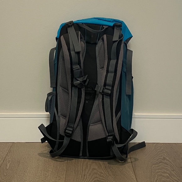 Deuter Hiking Backpack, 22L, Blue - Picture 2 of 10